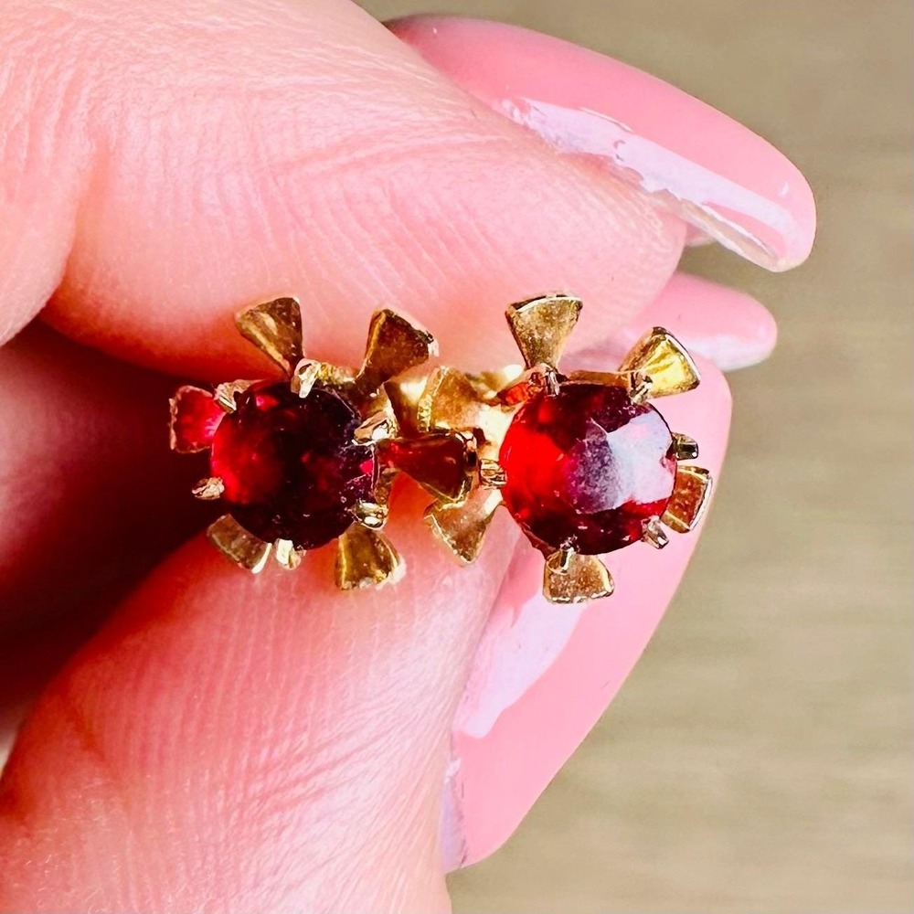 Vintage 1930s 1940s BDA 10K Gold Red Rhinestone Buttercup Screw Back Earrings